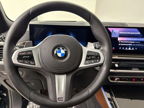Certified 2025 BMW X5 xDrive40i w/ M Sport Package AWD/4WD image 11