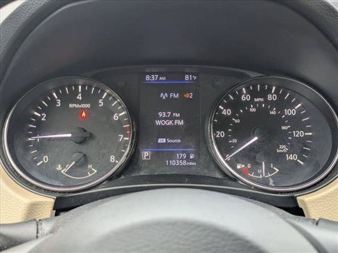 Used 2018 Nissan Rogue SL w/ Premium Package FWD image 4