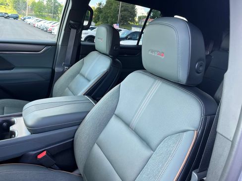Used 2025 GMC Acadia AT4 AWD/4WD image 12