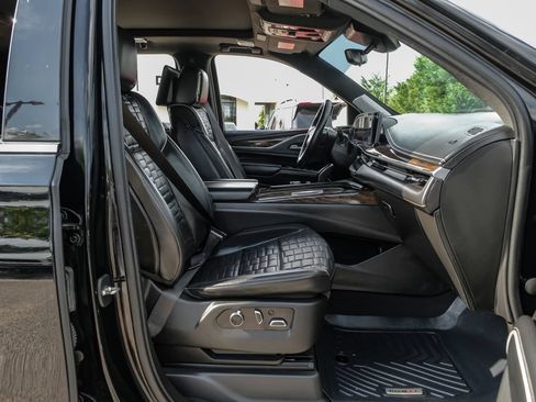 Used 2021 Cadillac Escalade ESV Premium Luxury Platinum AWD/4WD image 40