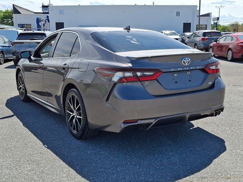 Used 2024 Toyota Camry SE FWD image 4