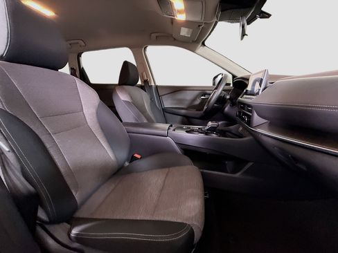 Used 2023 Nissan Rogue SV FWD image 29