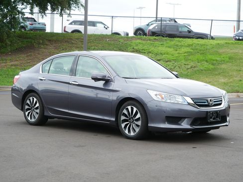 Used 2015 Honda Accord Touring image 4