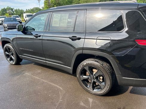 Used 2023 Jeep Grand Cherokee L Laredo AWD/4WD image 4