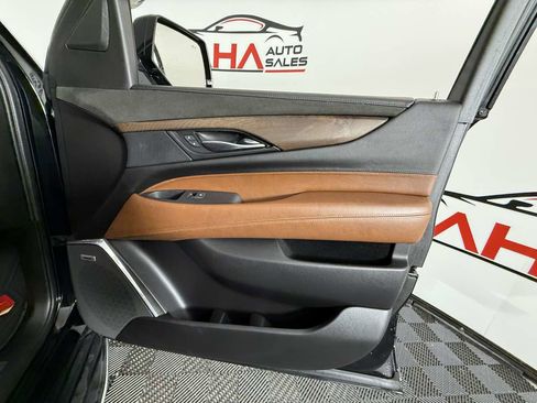 Used 2019 Cadillac Escalade Luxury image 39