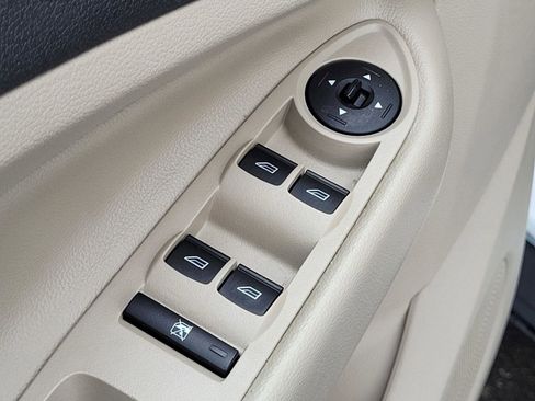 Used 2018 Ford Escape SE w/ SE Sync 3 Package FWD image 18
