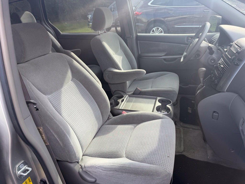 Used 2006 Toyota Sienna CE FWD image 13