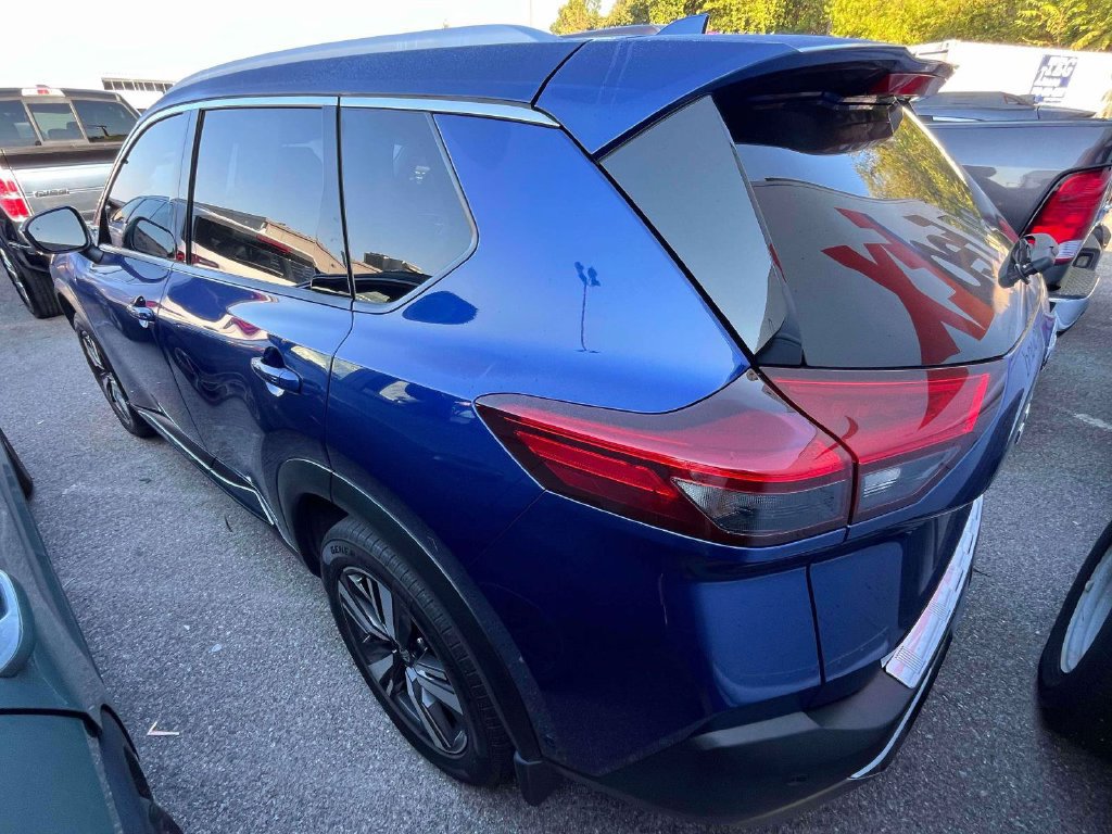 Used 2021 Nissan Rogue Platinum AWD/4WD image 3