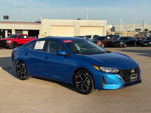 Certified 2025 Nissan Sentra SV image 5