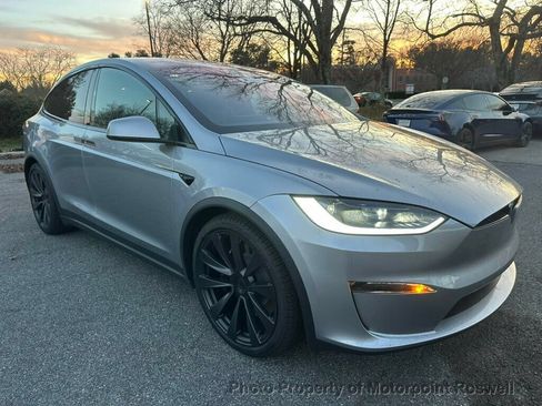 Used 2025 Tesla Model X AWD/4WD image 2