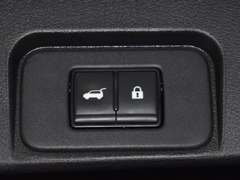 Used 2025 Nissan Rogue SV AWD/4WD image 15