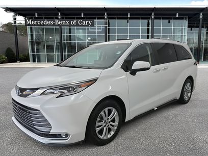 Used 2022 Toyota Sienna Platinum