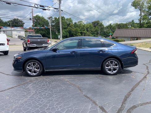 Used 2023 Honda Accord EX image 5