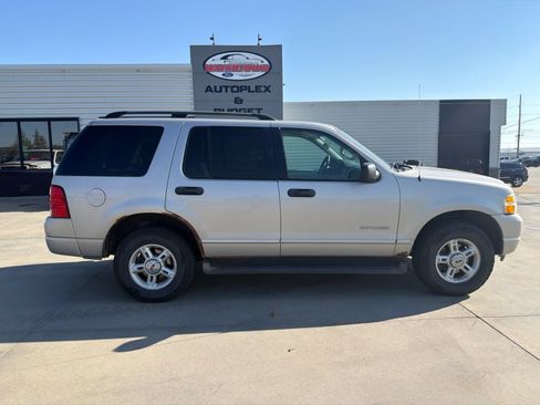 Used 2004 Ford Explorer XLT AWD/4WD image 1