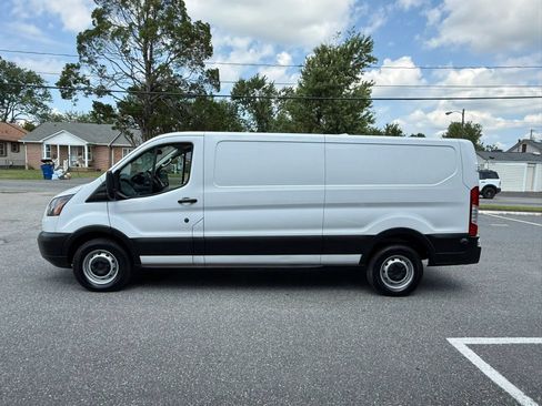 Used 2019 Ford Transit 250 148 Low Roof RWD image 9