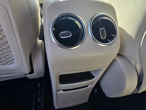 Certified 2025 Mercedes-Benz GLA 250 image 17