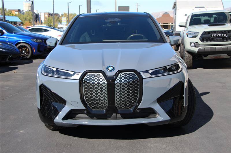 Used 2024 BMW iX xDrive50 w/ Premium Package AWD/4WD image 3