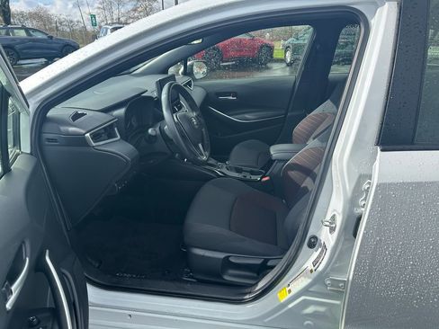 Used 2024 Toyota Corolla SE w/ SE Package image 12