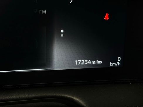 Used 2024 Nissan Ariya FWD image 16