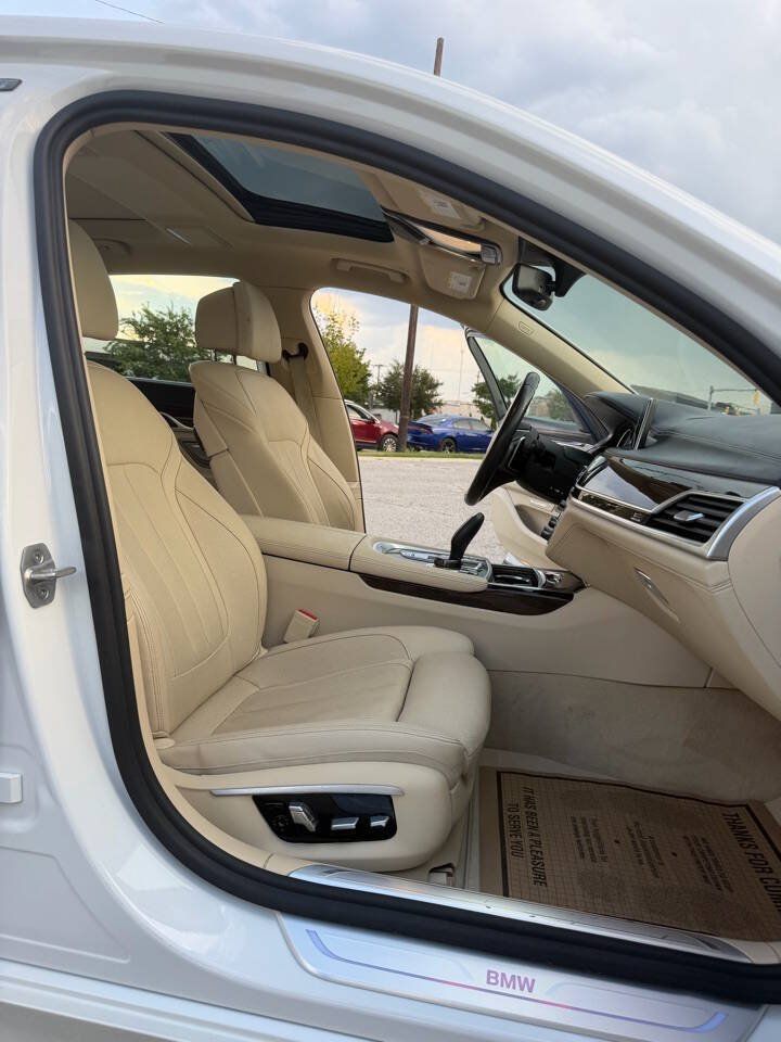 Used 2017 BMW 740i RWD image 3