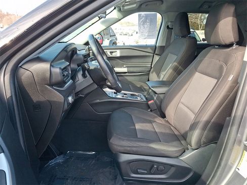 Used 2022 Ford Explorer XLT image 15