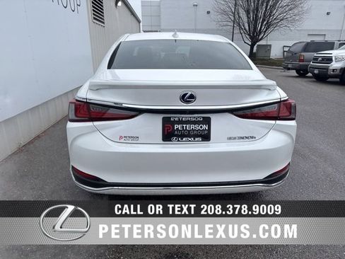 Used 2022 Lexus ES 300h w/ Accessory Package 2 image 4