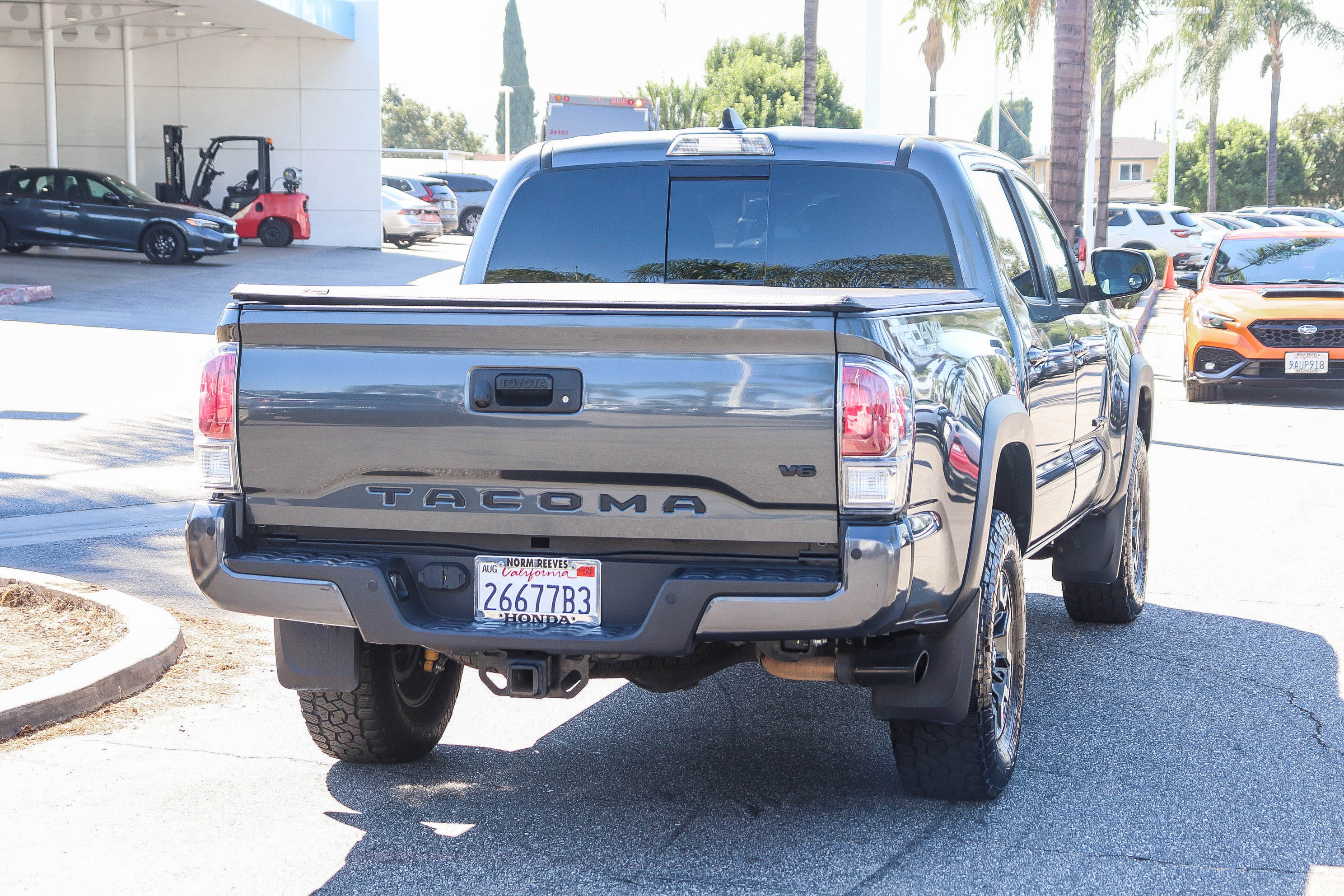 Used 2020 Toyota Tacoma TRD Off-Road w/ Technology Package AWD/4WD image 11