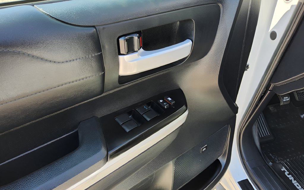 Used 2017 Toyota Tundra Limited AWD/4WD image 24