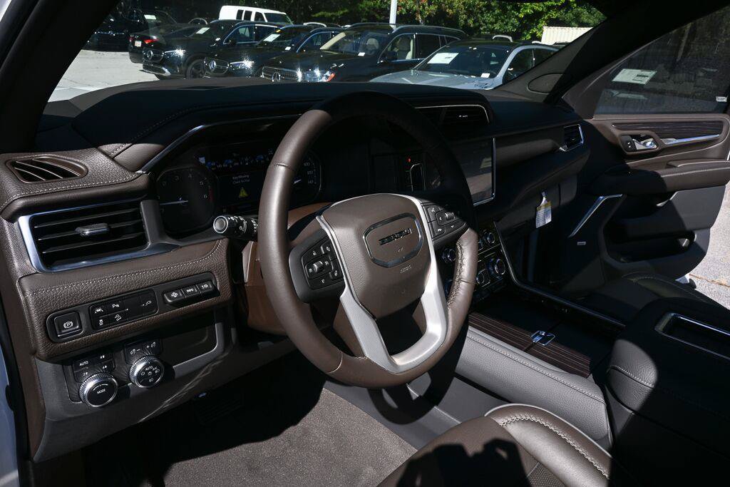 Used 2021 GMC Yukon Denali AWD/4WD image 6