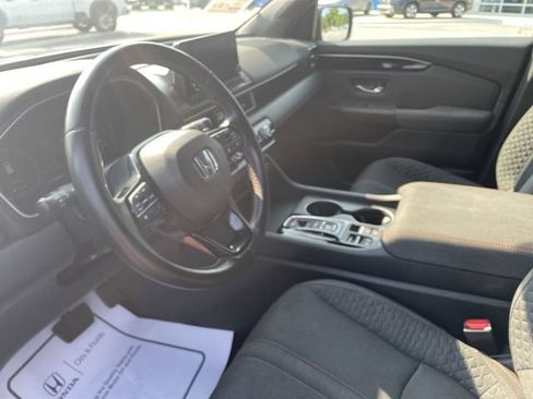 Certified 2023 Honda Pilot Sport image 14