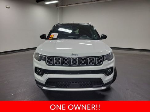 Used 2024 Jeep Compass Limited AWD/4WD image 3