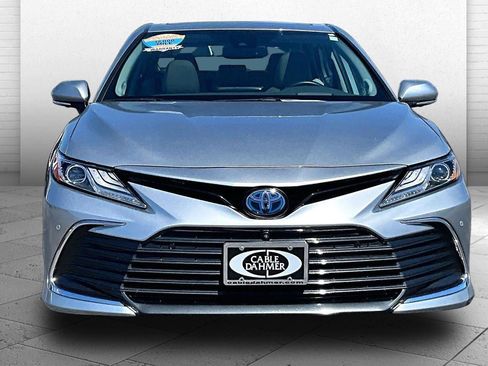 Used 2021 Toyota Camry XLE w/ Navigation Upgrade Package FWD image 2