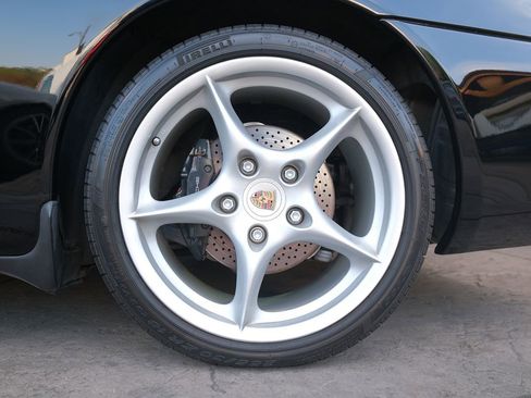 Used 2004 Porsche 911 Carrera image 36