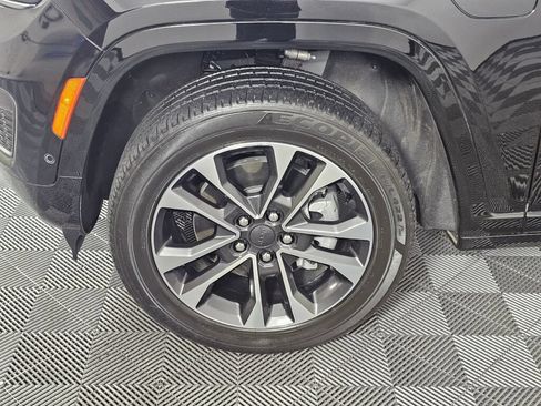 Used 2022 Jeep Grand Cherokee Overland AWD/4WD image 11