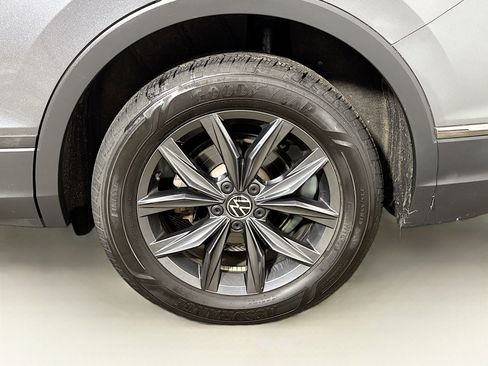 Used 2022 Volkswagen Tiguan SE AWD/4WD image 22
