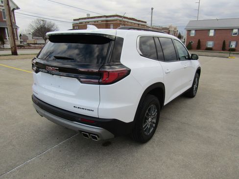 Used 2025 GMC Acadia Elevation FWD image 3