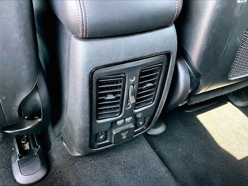 Used 2024 Dodge Durango GT AWD/4WD image 13