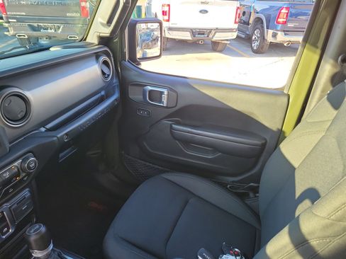 Used 2021 Jeep Wrangler Sport w/ Technology Group image 14