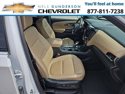 Used 2023 Chevrolet Traverse Premier image 8