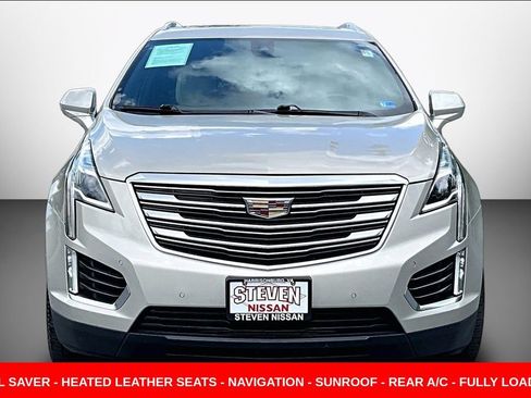 Used 2017 Cadillac XT5 Premium Luxury FWD image 2