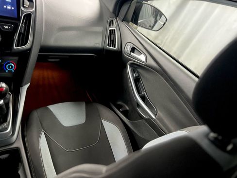 Used 2016 Ford Focus ST image 42