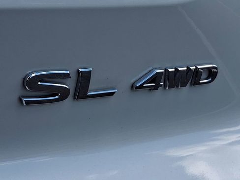 Used 2023 Nissan Pathfinder SL AWD/4WD image 29