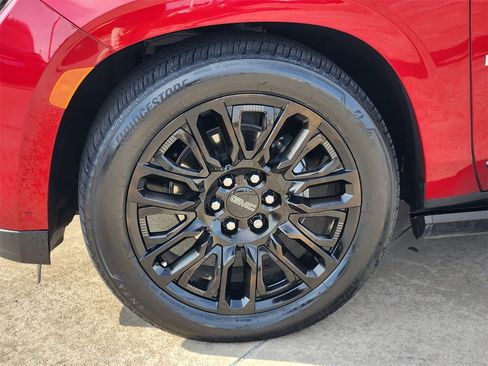 Used 2024 GMC Yukon Denali Ultimate image 11