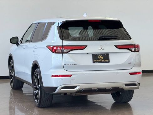 Used 2024 Mitsubishi Outlander AWD image 5
