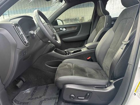 Certified 2023 Volvo XC40 Recharge Ultimate image 19