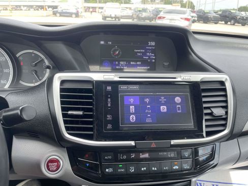 Used 2017 Honda Accord EX-L image 19