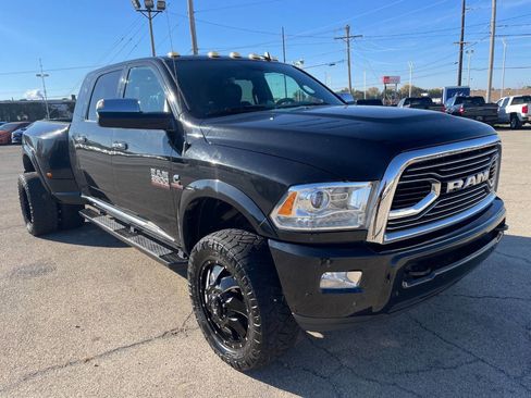 Used 2018 RAM 3500 Laramie Longhorn image 8