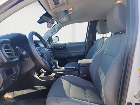 Used 2018 Toyota Tacoma SR w/ SR Convenience Package image 9