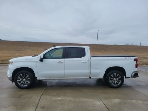 Used 2023 Chevrolet Silverado 1500 LT w/ Protection Package AWD/4WD image 5
