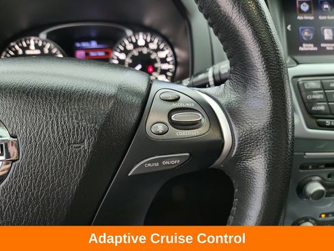 Used 2018 Nissan Pathfinder SL AWD/4WD image 25